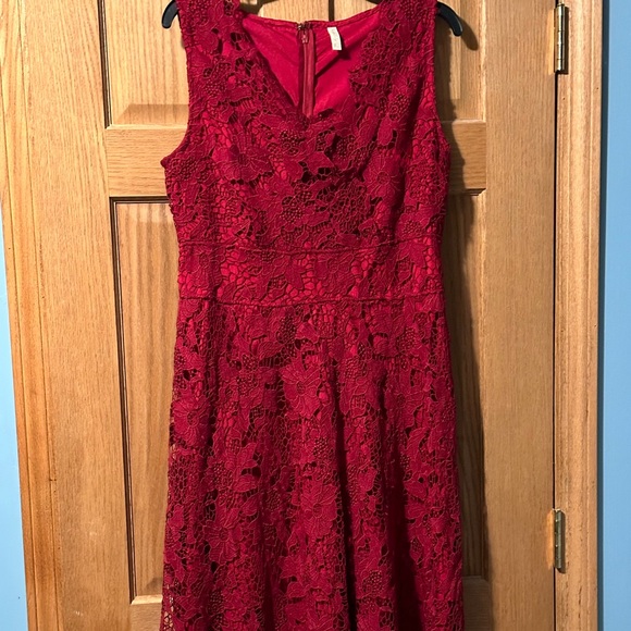 Women’s Dress - Picture 1 of 2